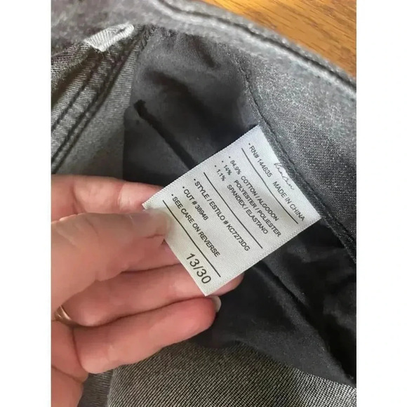 CLEARANCE! Women's KanCan Black Button Fly Distressed Jeans Size 13/30‎ Bin B - Picture 9 of 12